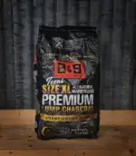 Säck med B&B XL Premium grillkol fotograferad hos Born BBQ